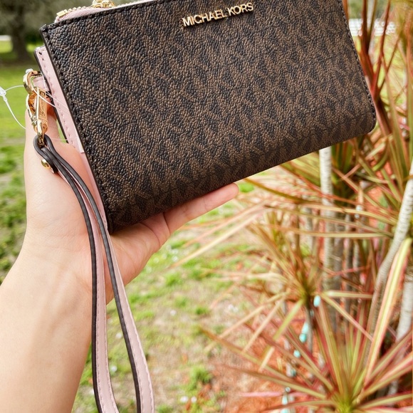 Michael Kors Kenly XL Tote Graphic Logo MK Pink + Double Zip Wristlet - Picture 8 of 10